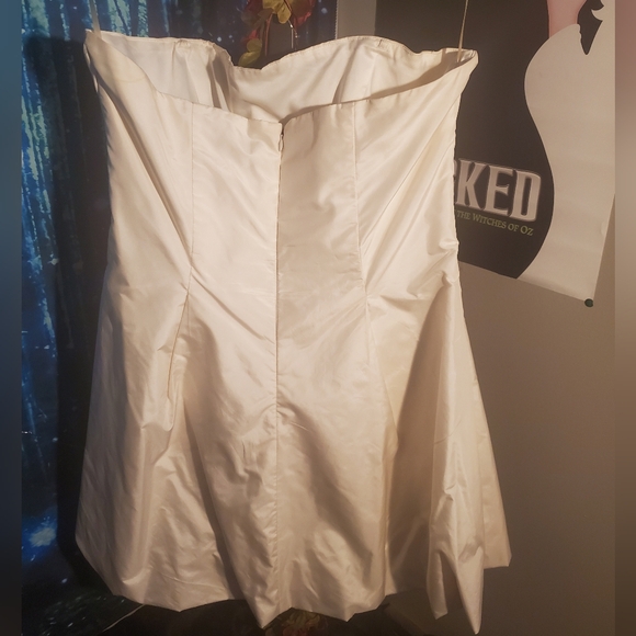 VINTAGE Stunning white Marciano dress with flower perfect condition size Large - Picture 3 of 6